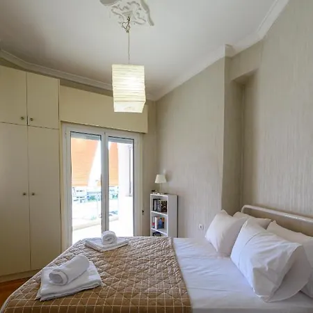 Roubini 52 Apartment *