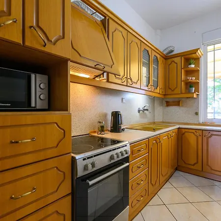 Roubini 52 Каламата