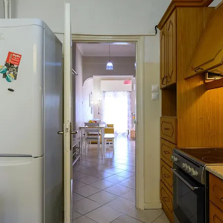 Roubini 52 * Kalamata